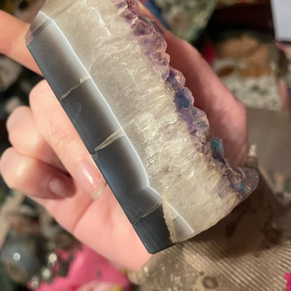 Aura amethyst tower - Picture 7 of 16